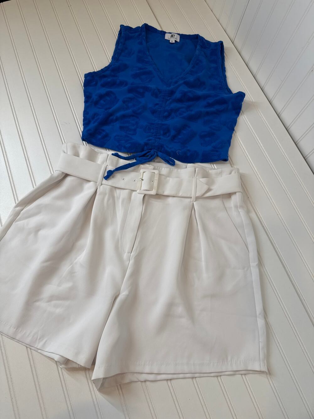 Ellen Tracy & Juicy Couture High Rise Belted Short - V-Neck Crop Tank Bundle XL